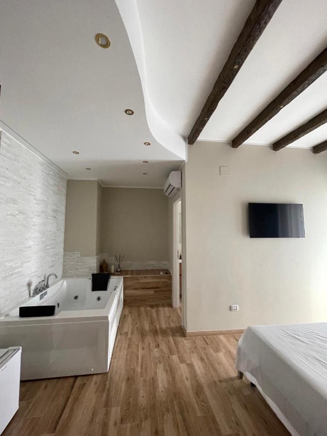 B&B New Paris & Suite Taranto Eksteriør bilde